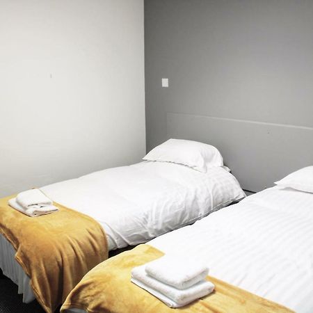 Red Lion Hotel 特里迪格 外观 照片