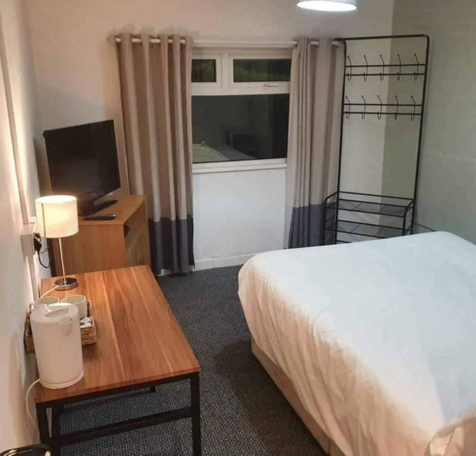 Red Lion Hotel 特里迪格 外观 照片