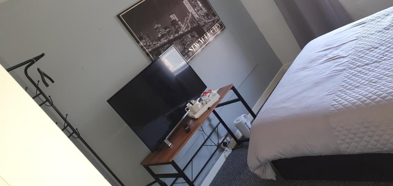 Red Lion Hotel 特里迪格 外观 照片