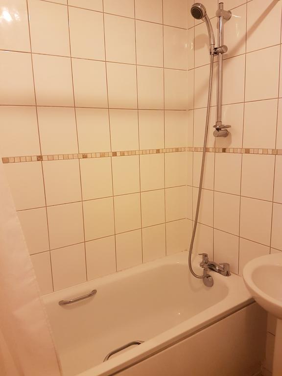 Red Lion Hotel 特里迪格 外观 照片