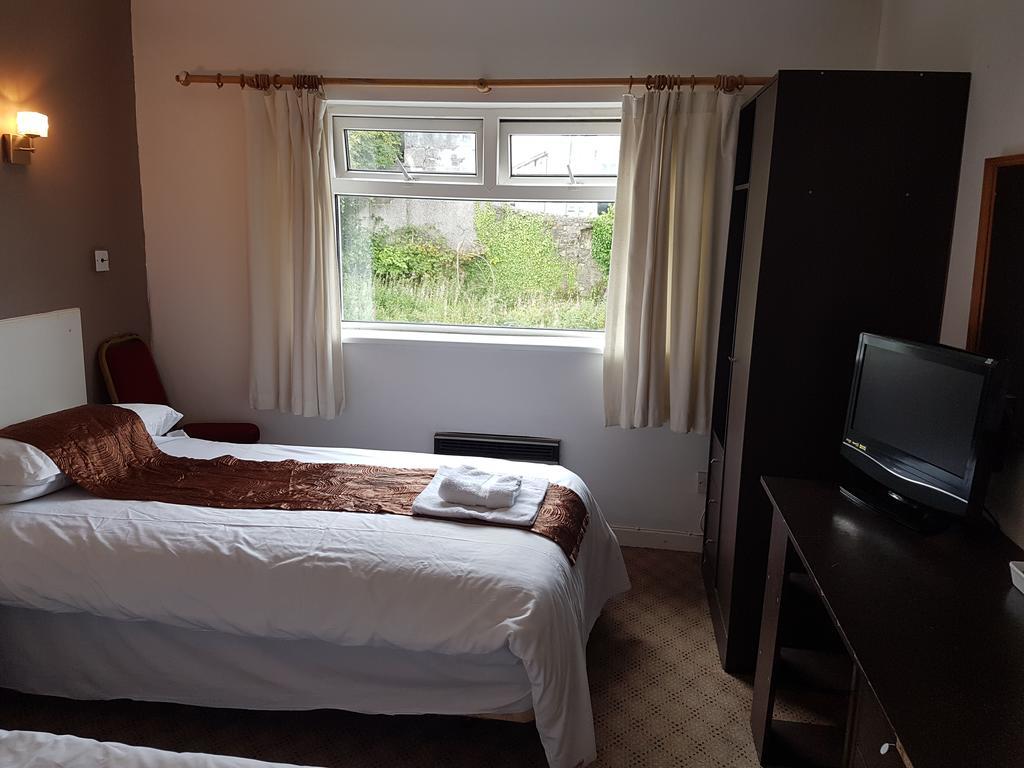 Red Lion Hotel 特里迪格 外观 照片