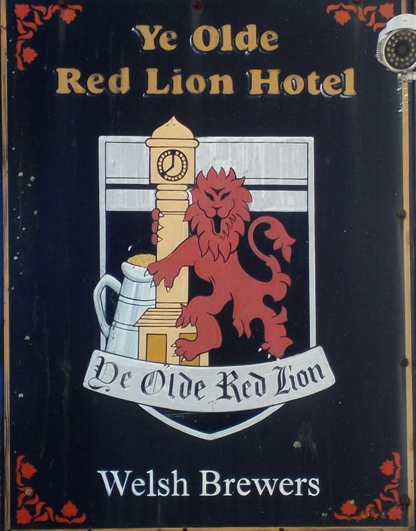 Red Lion Hotel 特里迪格 外观 照片