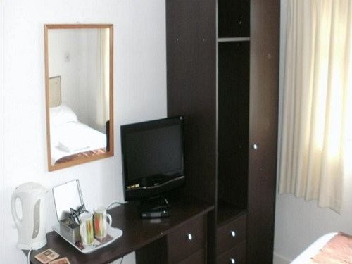 Red Lion Hotel 特里迪格 外观 照片