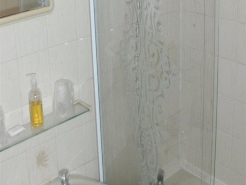 Red Lion Hotel 特里迪格 外观 照片