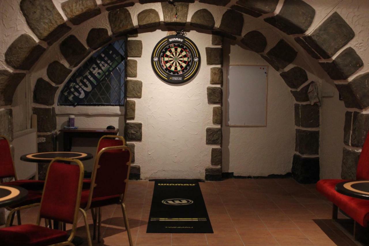 Red Lion Hotel 特里迪格 外观 照片