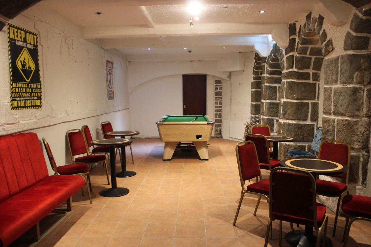 Red Lion Hotel 特里迪格 外观 照片